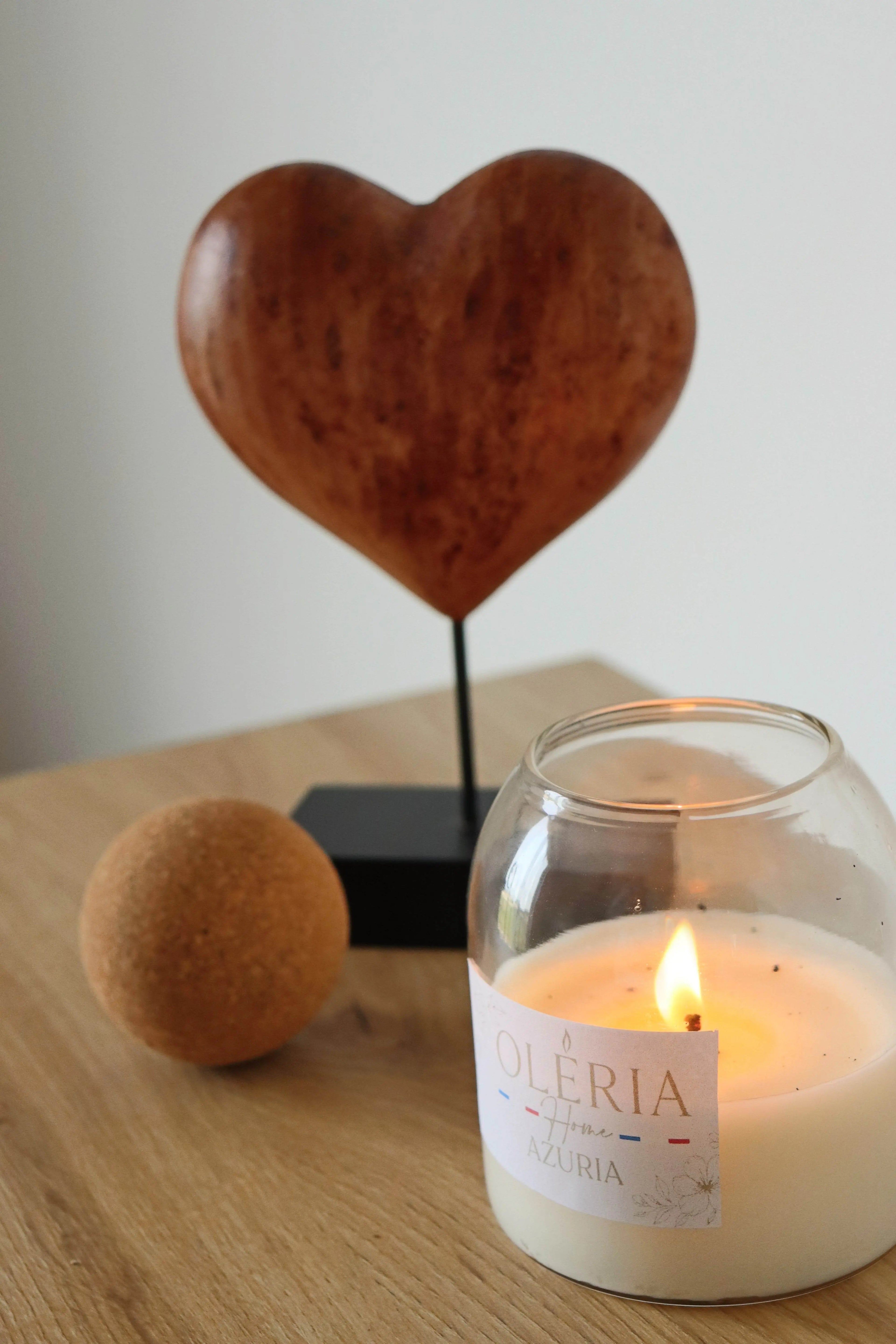 La Bougie Azuria- la tendresse du fruit et du bois - Oléria Home